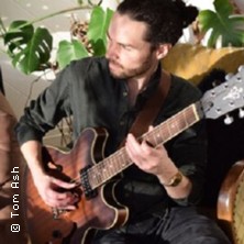 Musik mit Tom Ash - Akustik Singer-Songwriter aus Nottingham
