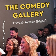 Laughs and Drinks in an Art Gallery - Tor218 Art Lab Berlin