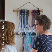 Schmuckworkshop mit Edelsteinauswahl