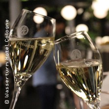Dine & Dance - Ein unvergesslicher Abend im Wasserturm Hotel Cologne
