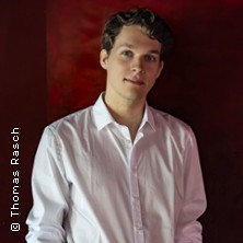 Lukas Sternath, Klavier