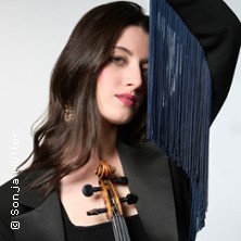 Mar&iacute;a Due&ntilde;as, Violine