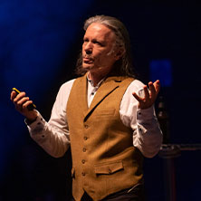 Bruce Dickinson