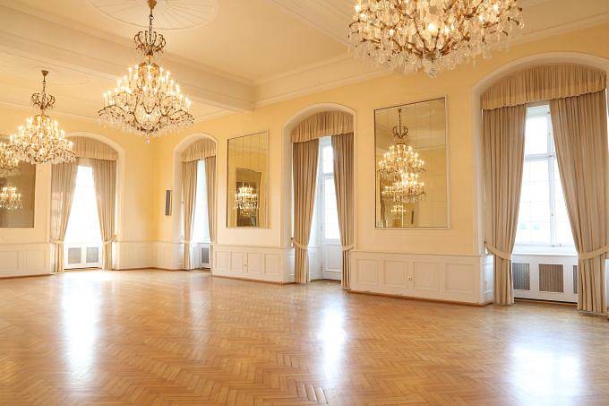 Kurf&uuml;rstliches Schloss