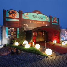 Spiegelpalast auf dem Cannstatter Wasen